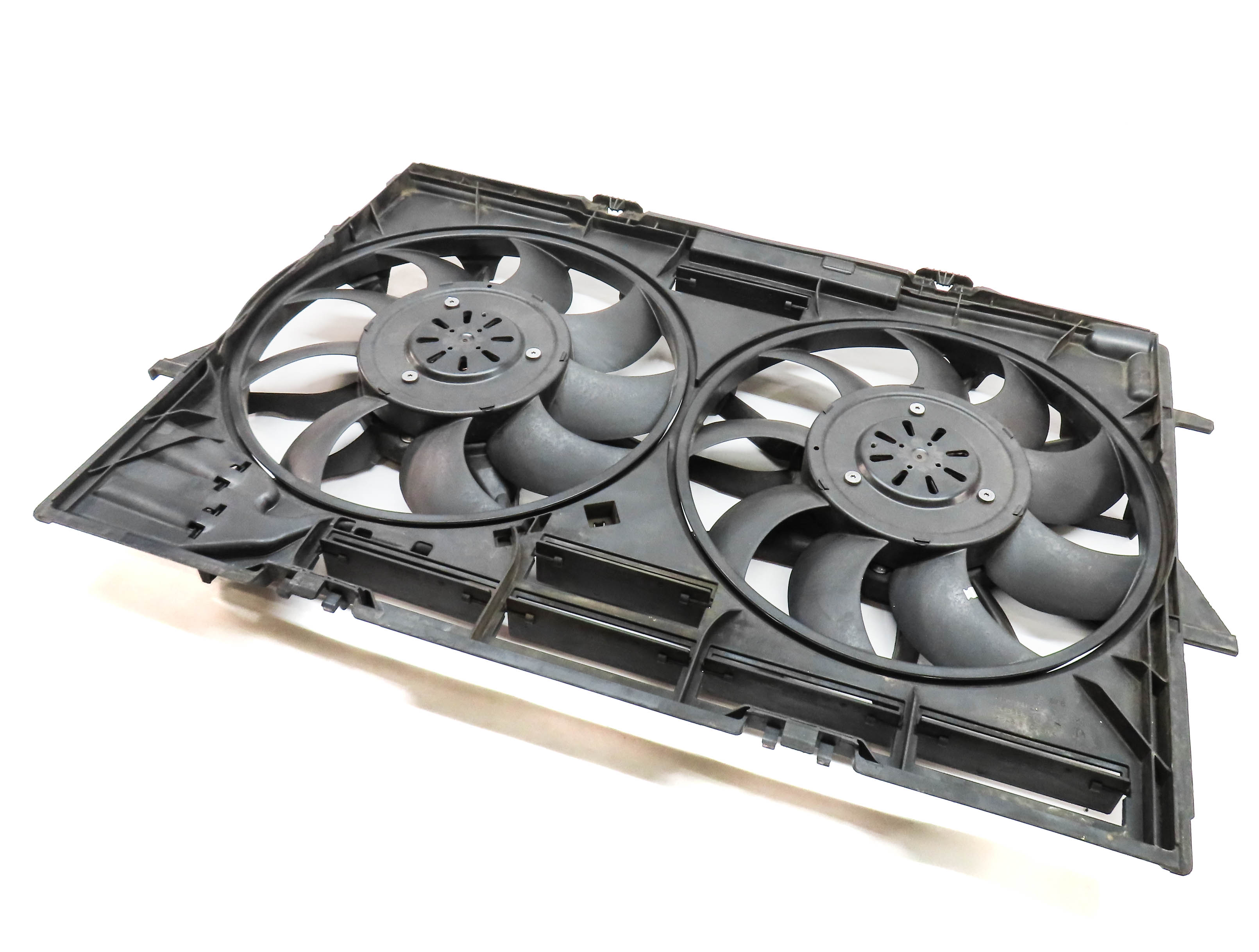 12-18 AUDI A6 A7 (C7) 3.0L SUPERCHARGED ENGINE - RADIATOR COOLING FAN w/ SHROUD — exact item pictured